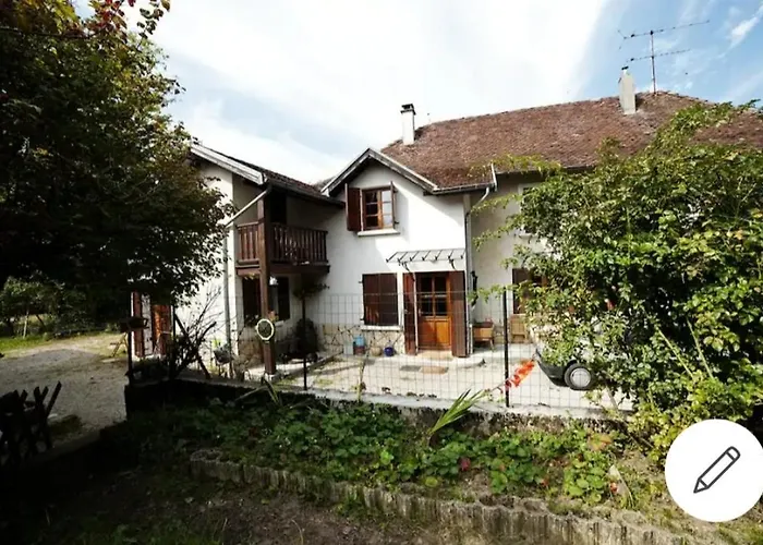 Chambre Dans Maison A La Campagne